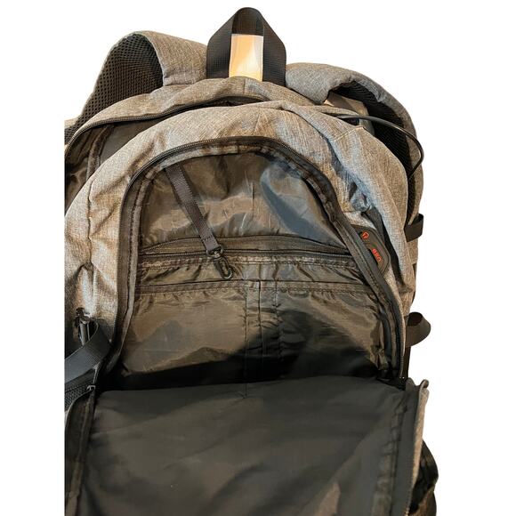 Generic Gray Padded Computer Backpack - Picture 3 of 5